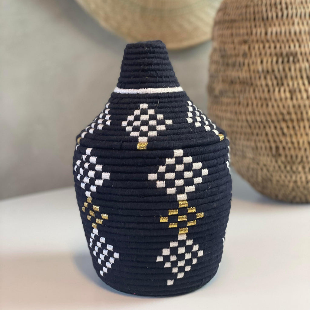 Berberkurv sort, hvit og gull