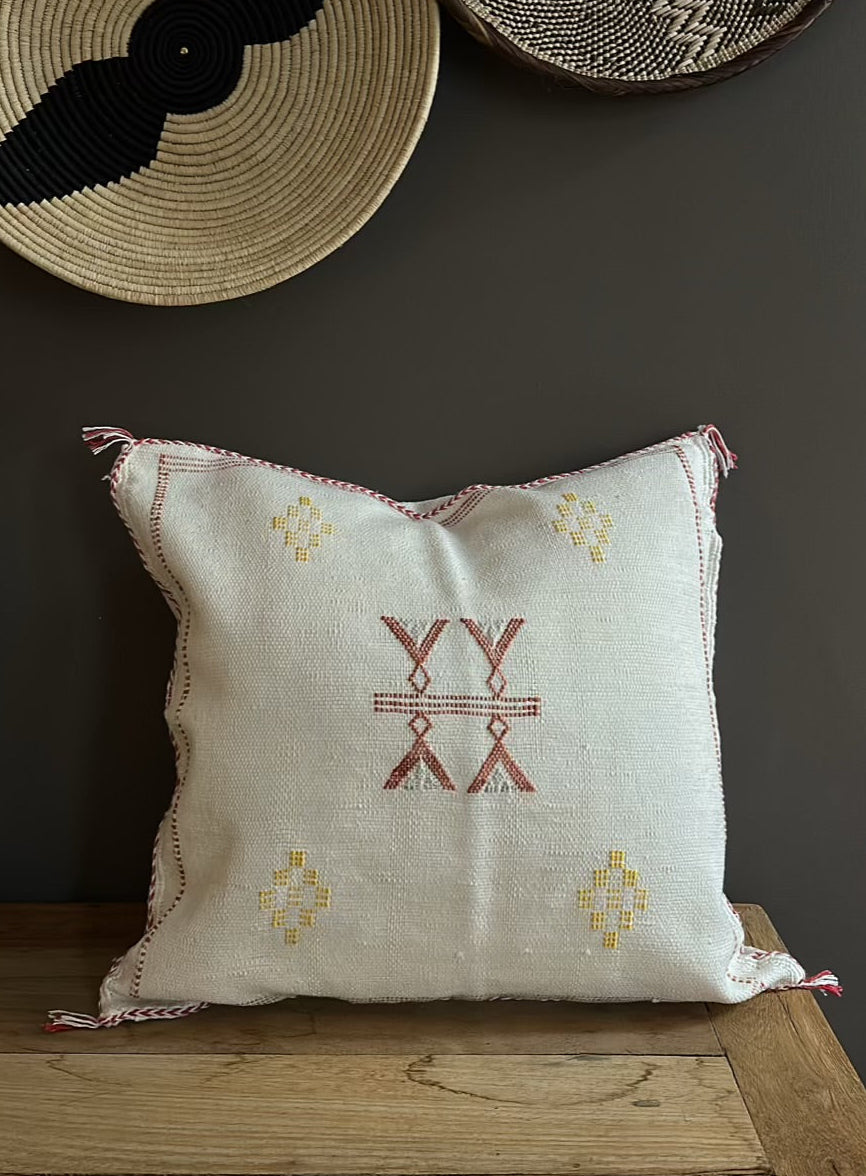 Marokkansk putetrekk i hvitt