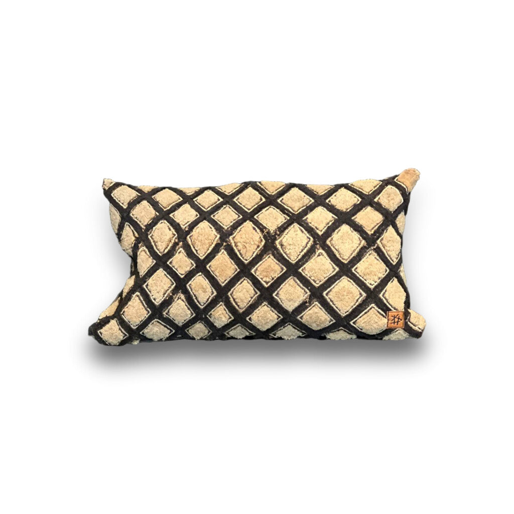 Unikt putetrekk fra Kongo i raffia, ca. 30x50 cm, pute 1 med rutemønster