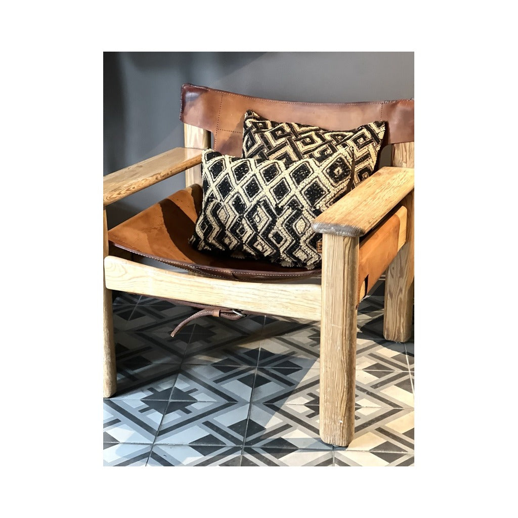 Unike putetrekk fra Kongo i raffia i safaristol