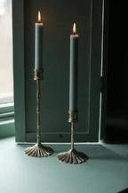 Bambus lysestaker i resirkulert messing, miljøbilde med to høyder