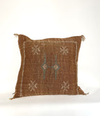 Putetrekk 50x50 brunt med turkise broderier