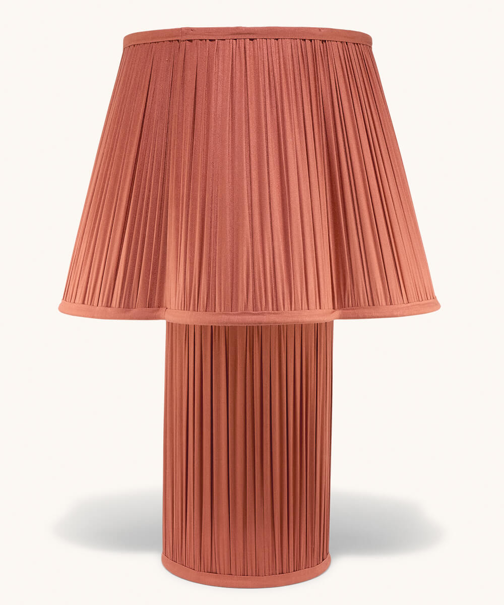 Eksklusiv silkelampe i bronsefarge 