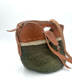 Skulderveske i sisal og skinn - Designet av Savannen