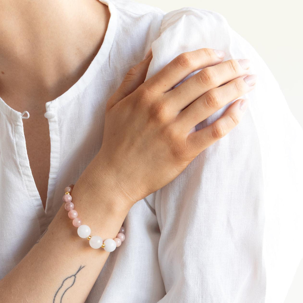 Armbånd med halvedelstener - Rosenkvarts og hvit agat