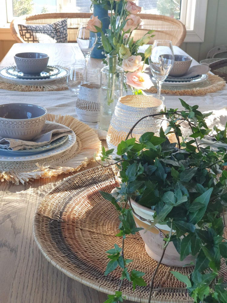 Spisebrikke med frynsekant i natur