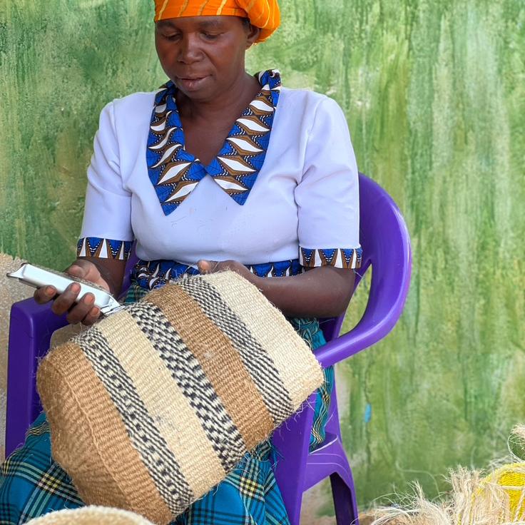 Skulderveske i sisal og skinn - Designet av Savannen