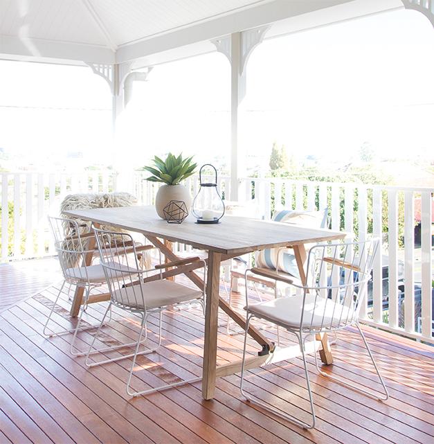 Aruba spisebord i resirkulert teak