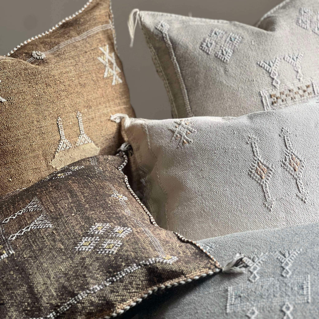 Kalkhvitt Marokkansk putetrekk i agavesilke 50x50