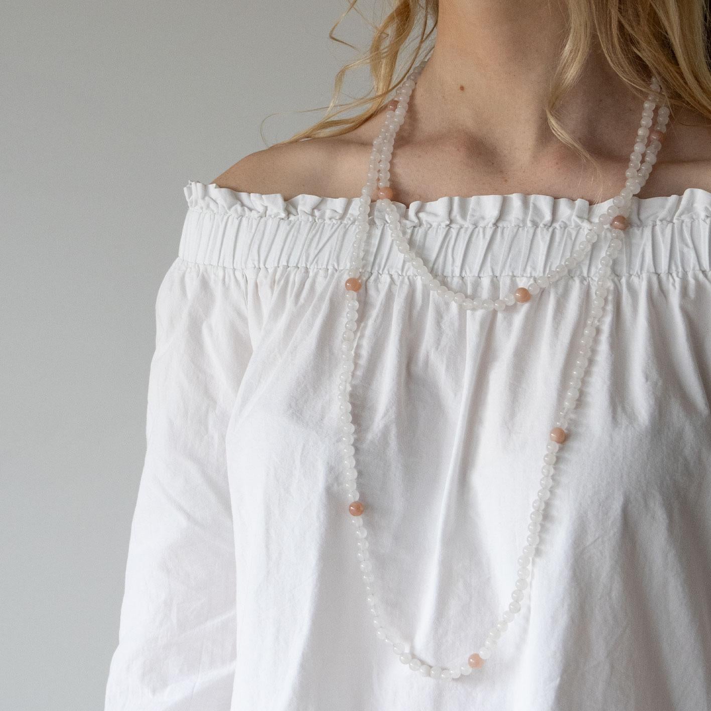 Halskjede med halvedelstener - Hvit månesten