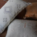 Marokkansk agavesilke putetrekk i lys gråblå 50x50