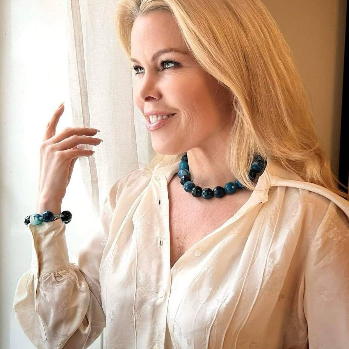 Halskjede med halvedelstener -  Blå Jaspis