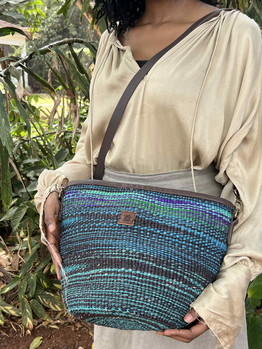 Crossbody veske i sisal