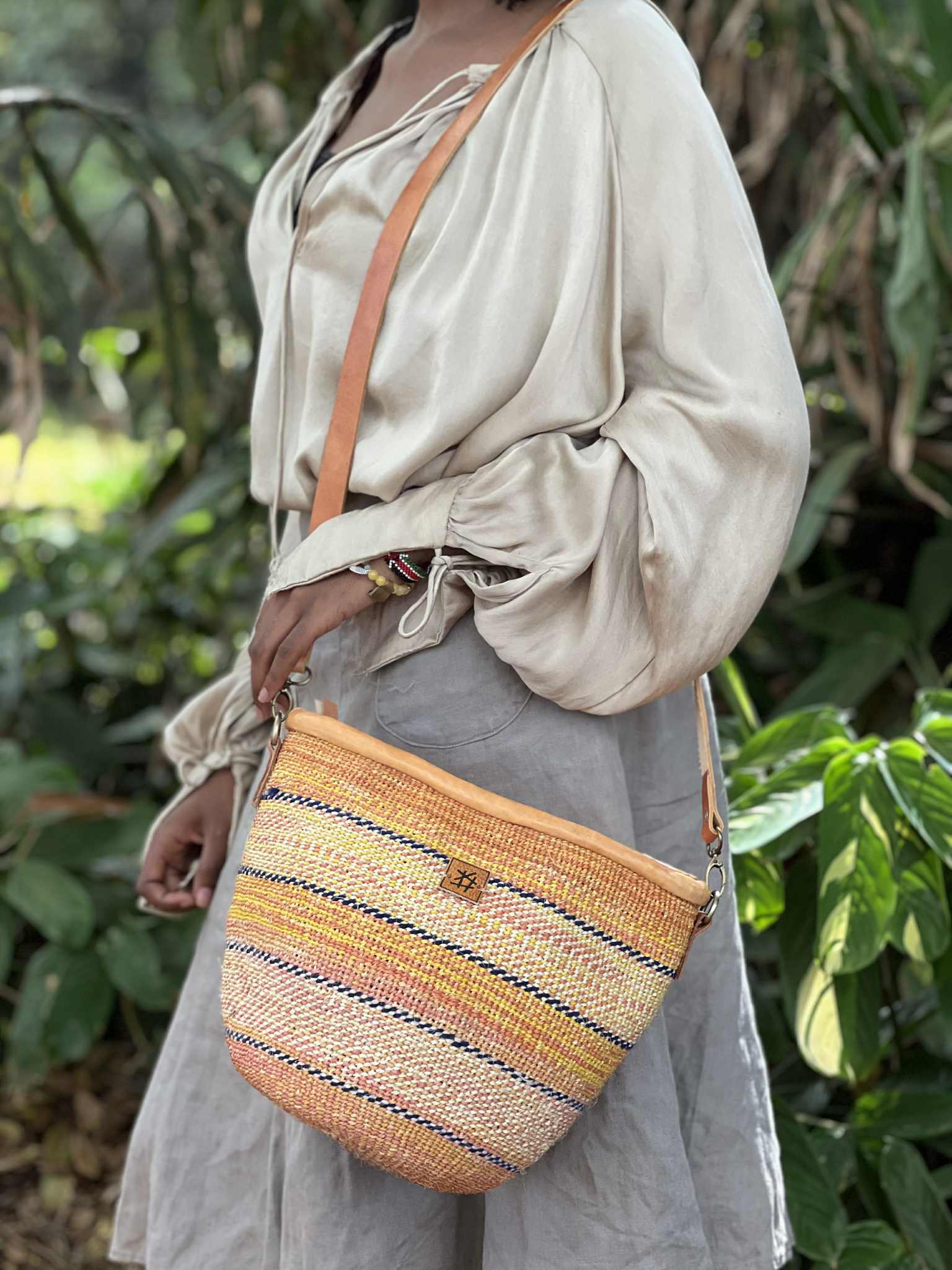 Crossbody veske i sisal