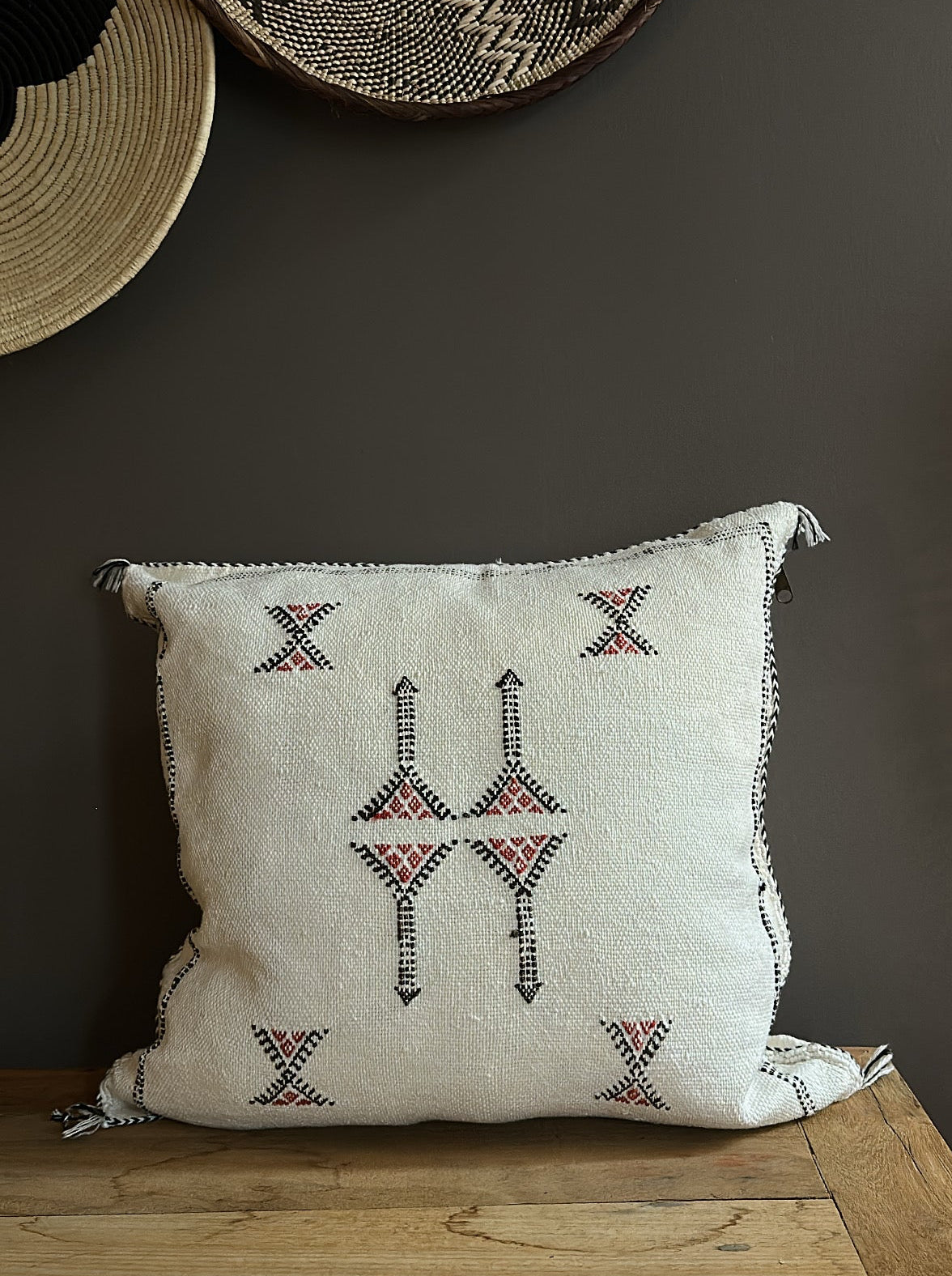 Marokkansk putetrekk i hvitt