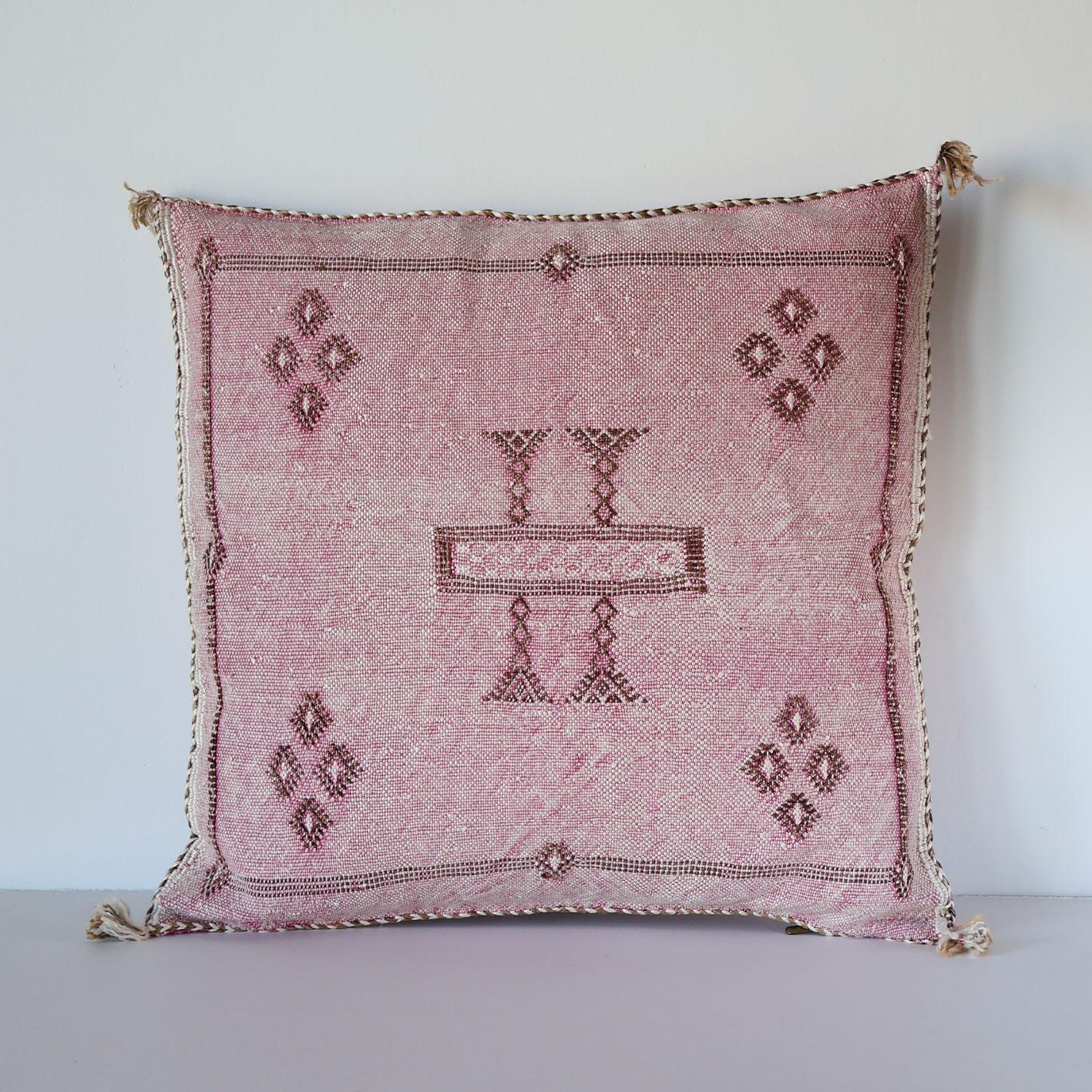 Marokkansk rosa putetrekk i agavesilke 50x50