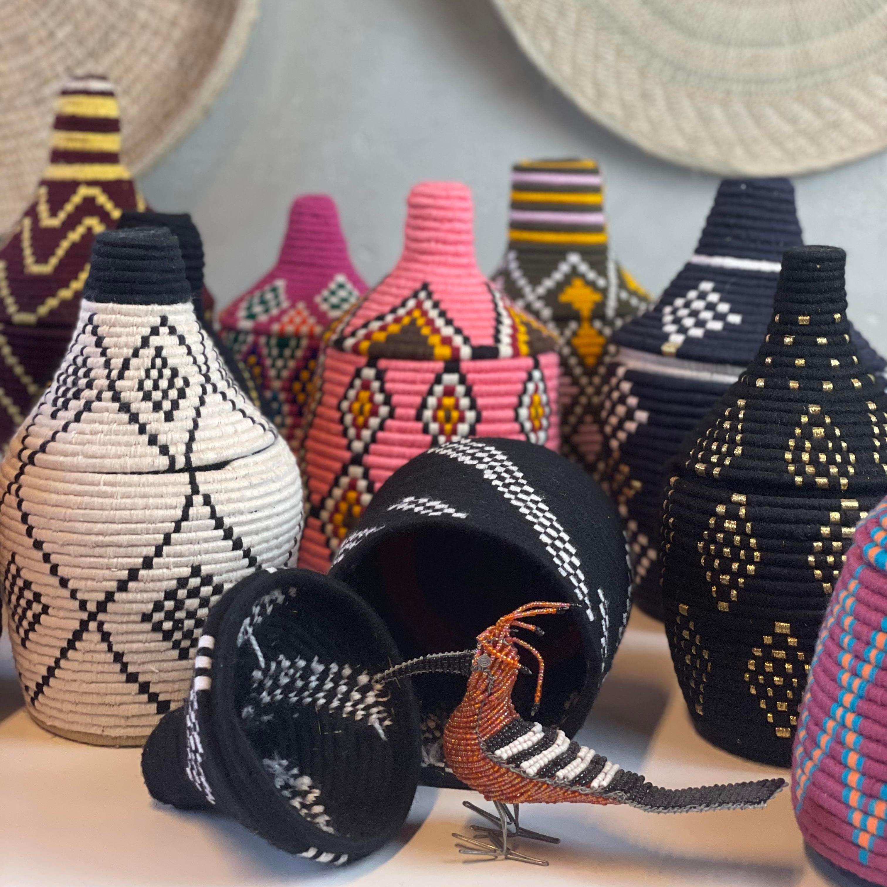 Berberkurv sort og hvit