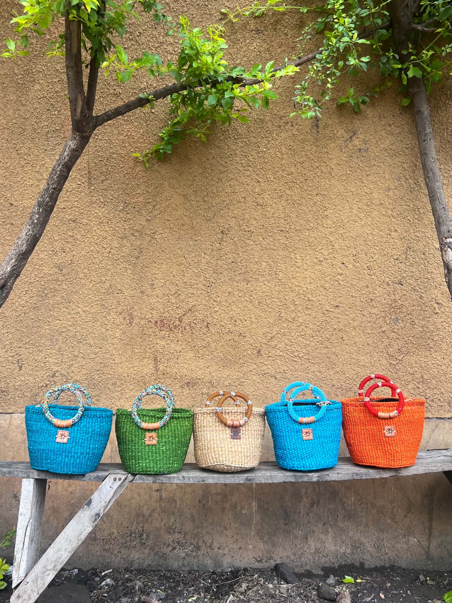 Small bag with pearl handle