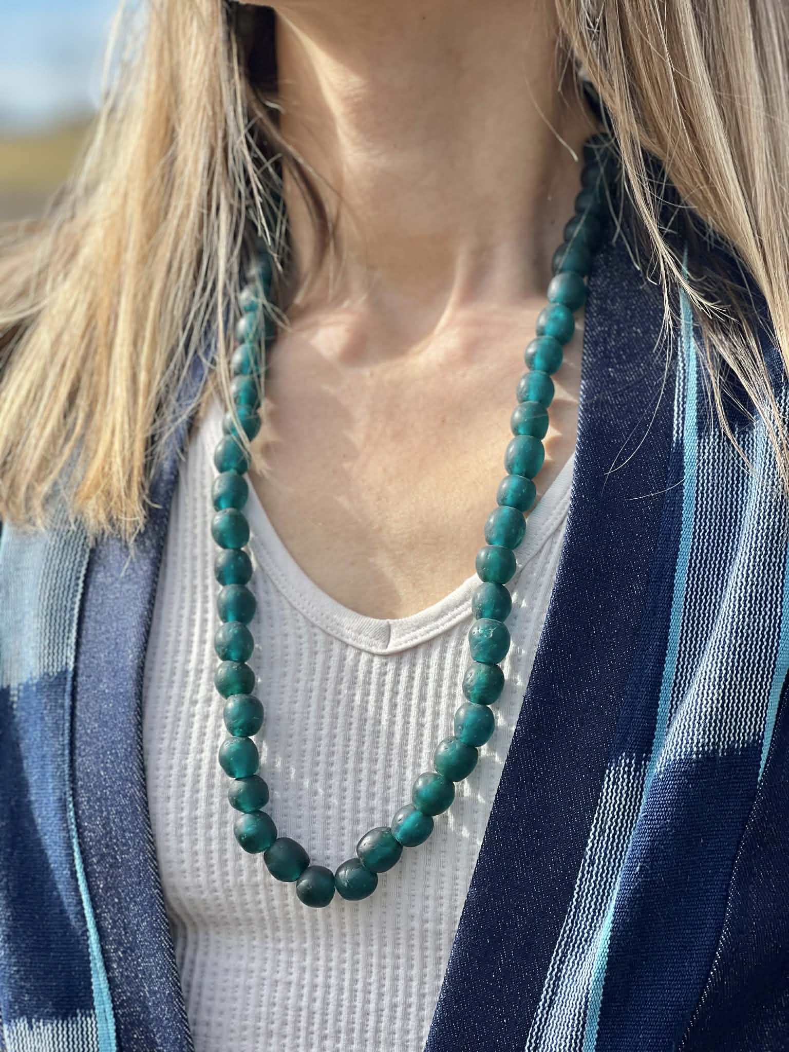 Halskjede - Resirkulerte glassperler fra Ghana