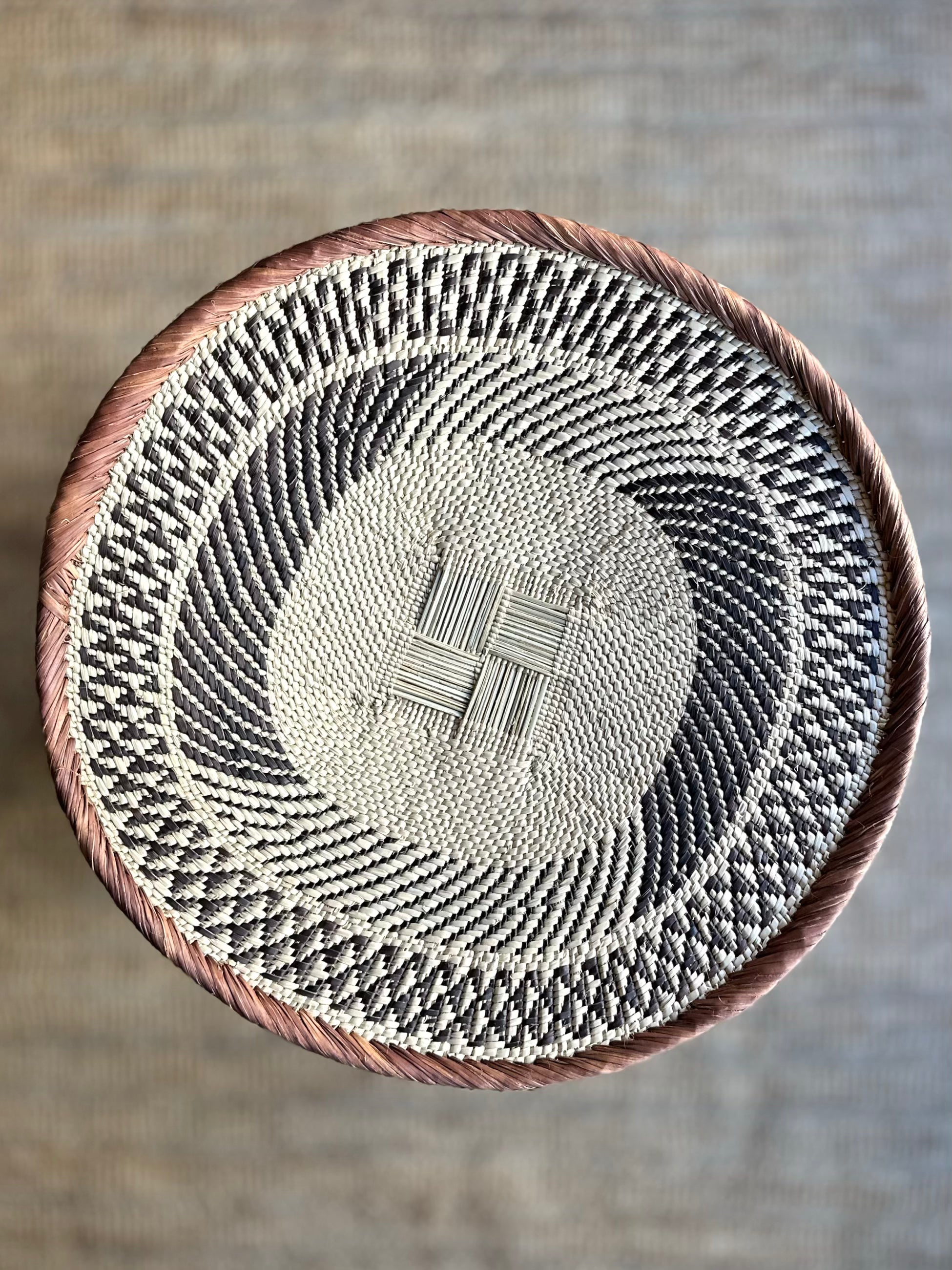 Binga wicker dish L