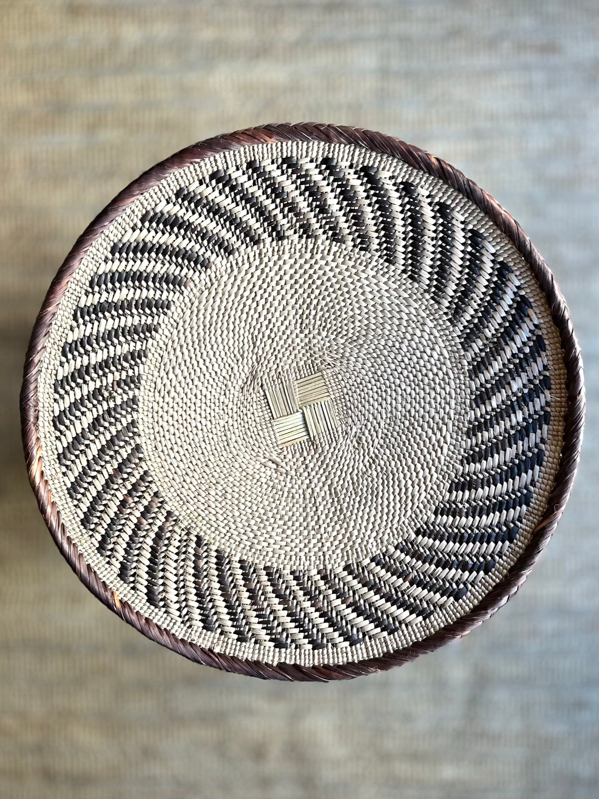 Binga wicker dish L