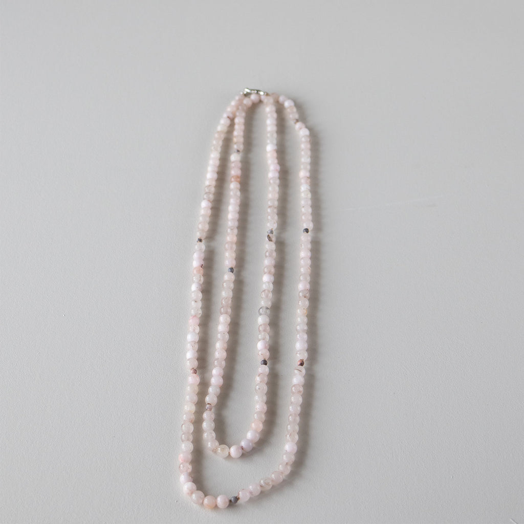 Halskjede med halvedelstener - Rosenkvarts