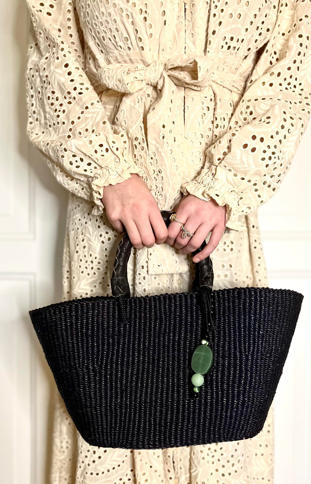 SELMA veske i sort med anheng