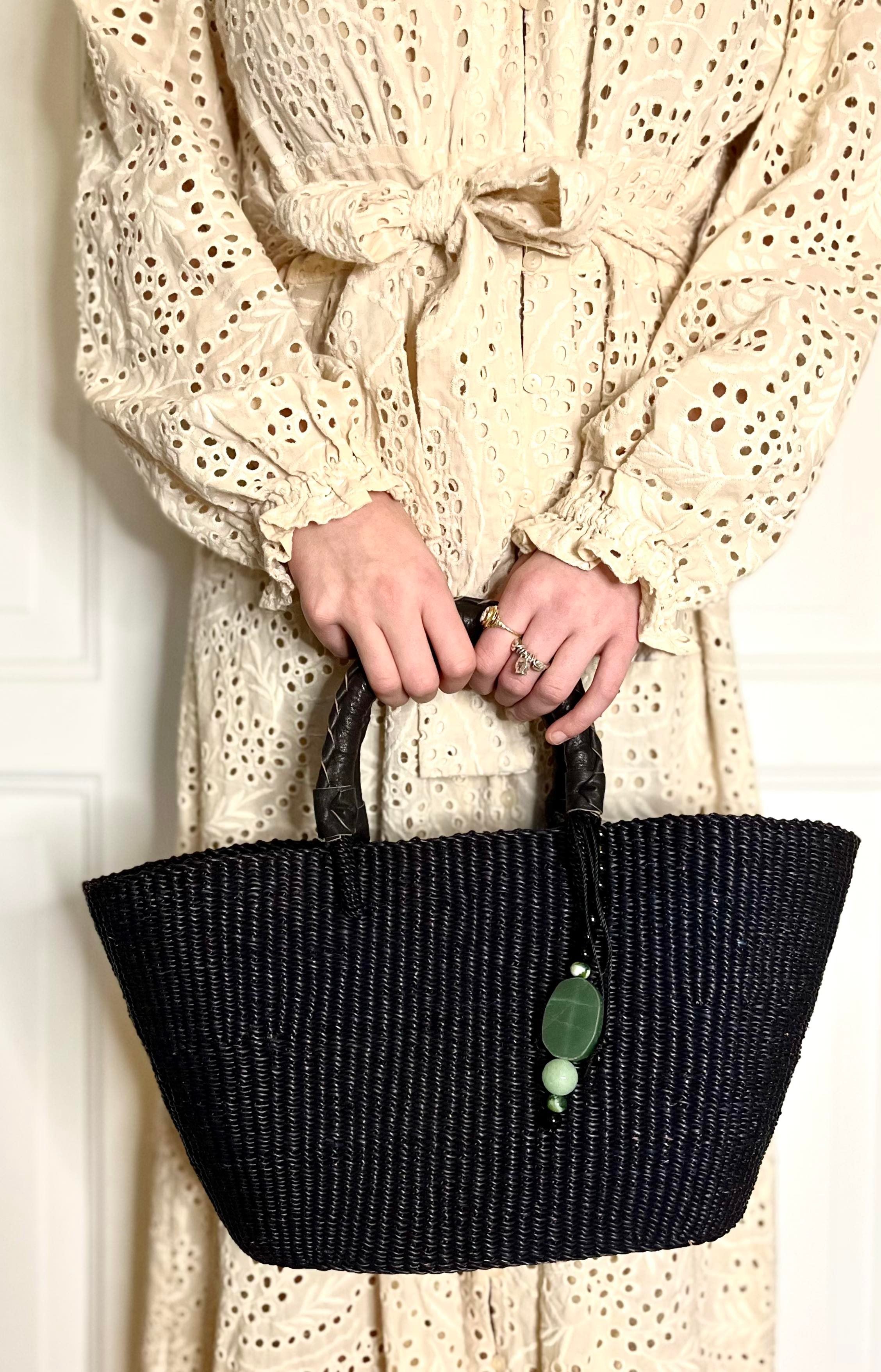 SELMA veske i sort med anheng