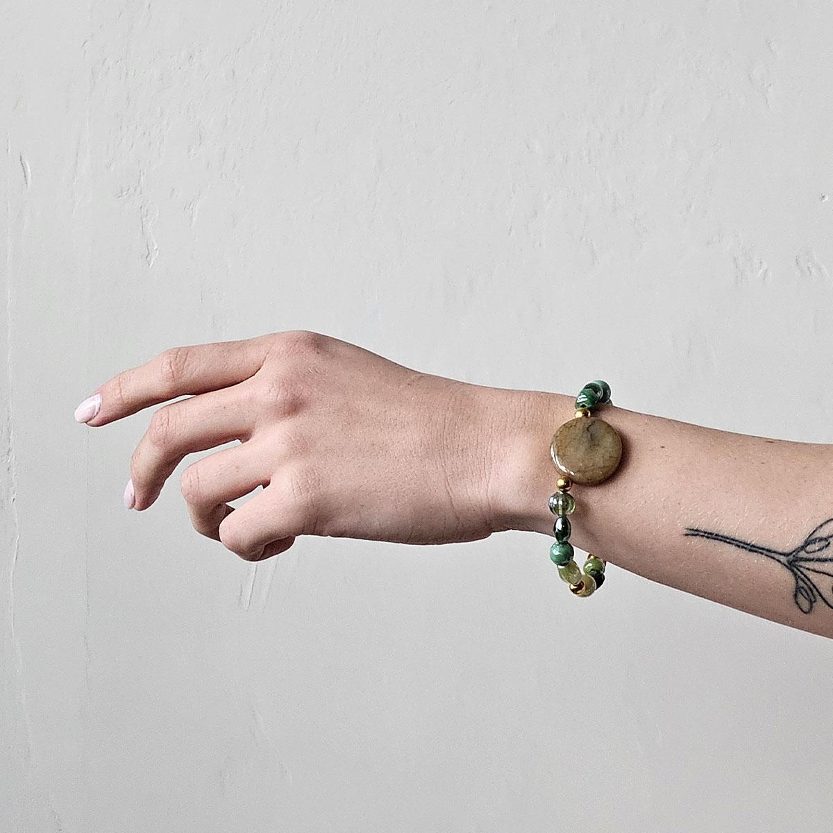 Armbånd med halvedelstener - Grønn jade