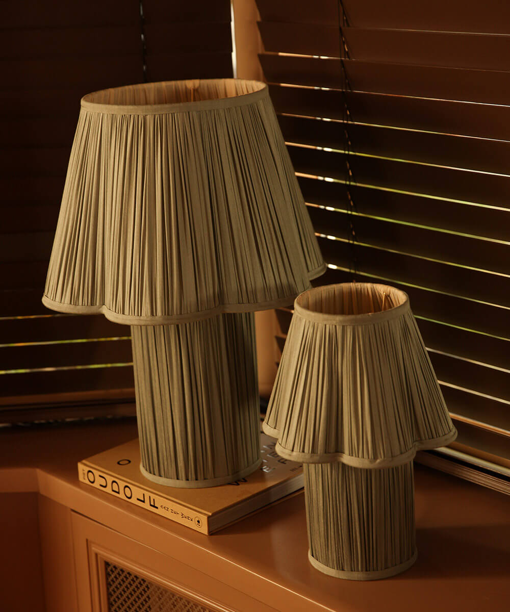 Eksklusiv silkelampe i bronzefarve