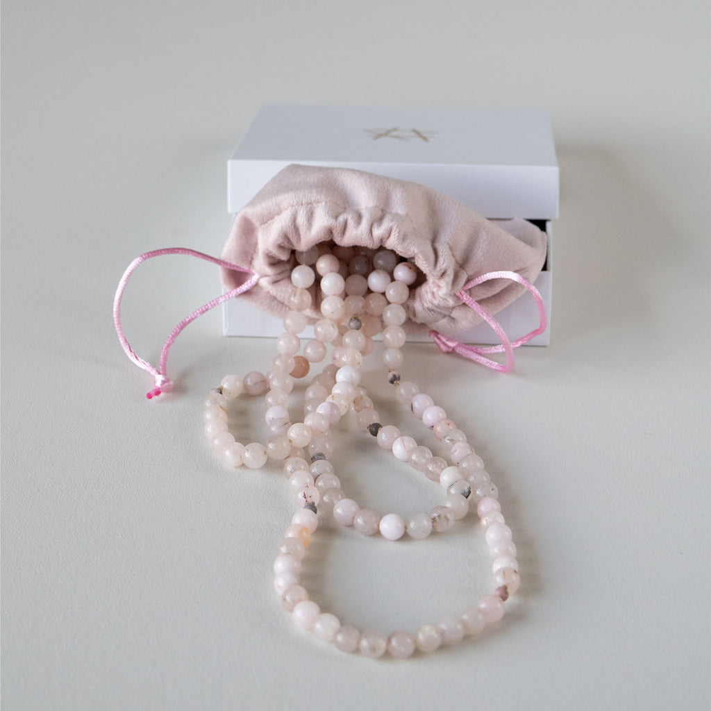 Halskjede med halvedelstener - Rosenkvarts