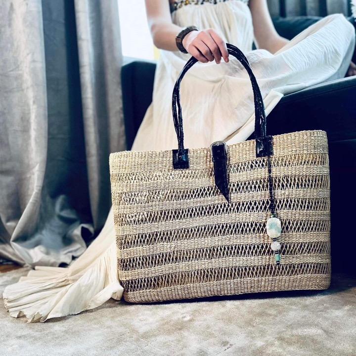 CISSI eksklusiv skulderveske med skinnrem