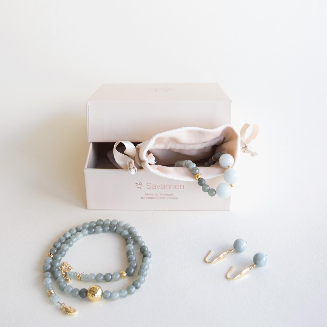 Halskjede med halvedelstener - Rosenkvarts