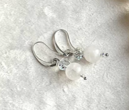 Øredobber med halvedelstener - Hvit agat