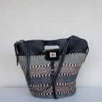 Stor skulderveske i sisal og skinn - Designet av Savannen