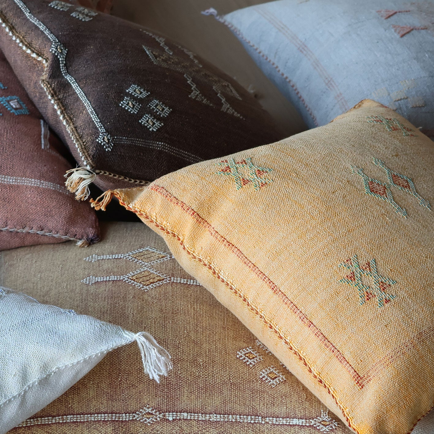 Marokkansk putetrekk i agavesilke 40x60