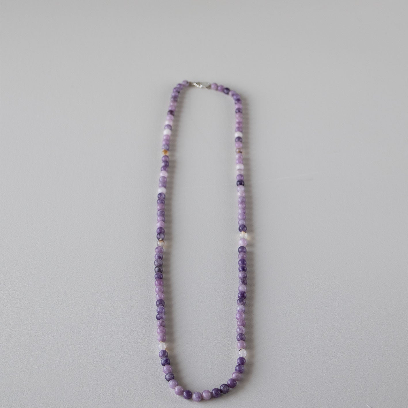 Halskjede med halvedelstener - Ametyst
