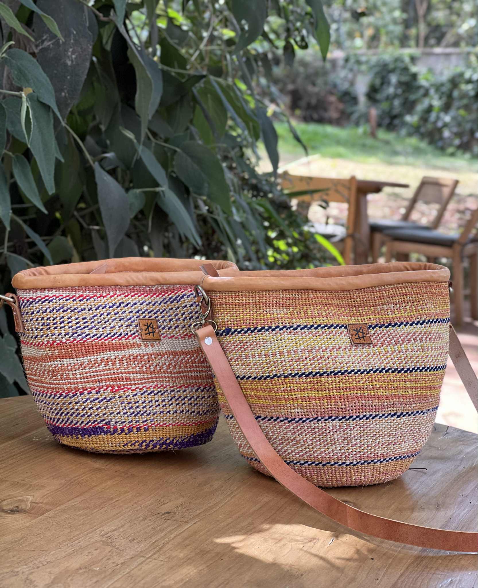 Crossbody veske i sisal