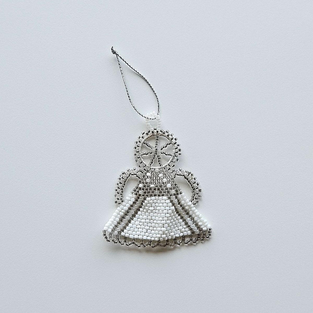 Perlet Engel - Hvit med sølv detaljer