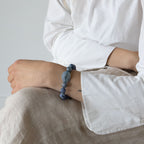 Armbånd med halvedelstener - Blå og hvit agat