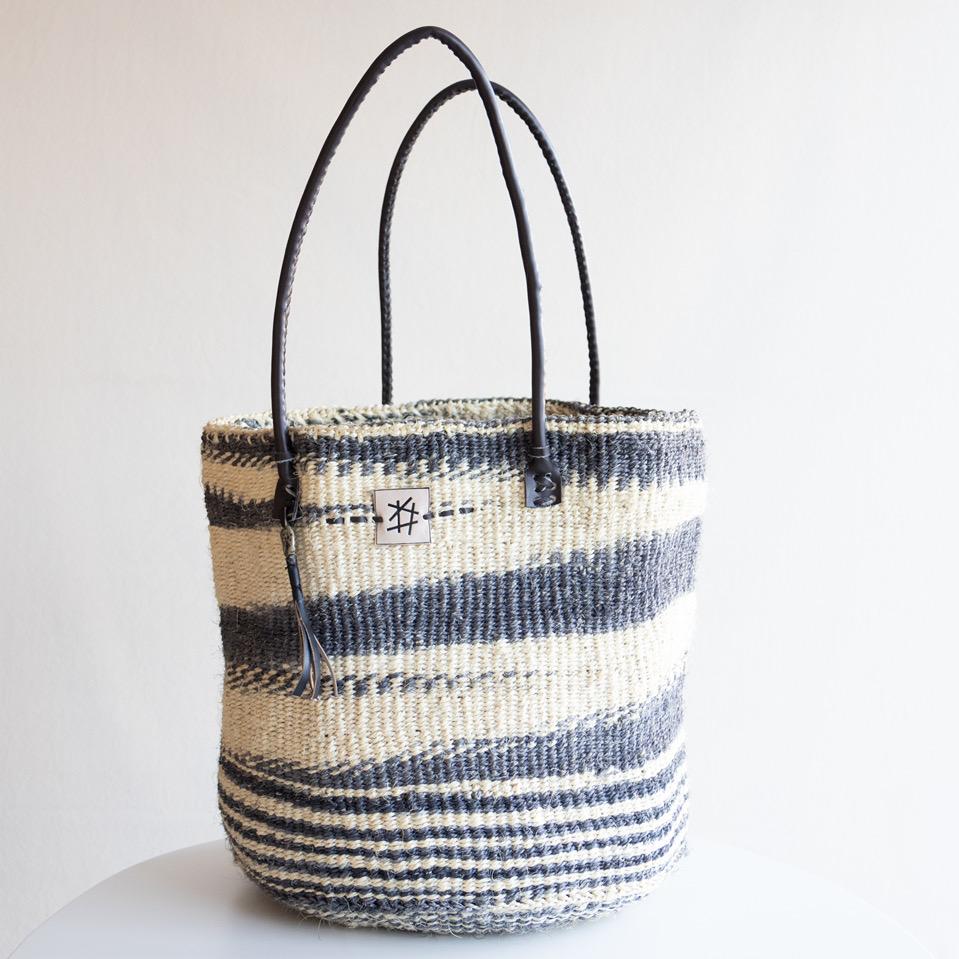 Handlenett i sisal med lange skulderstropper