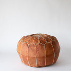 Marokkansk cognacbrun skinnpuff