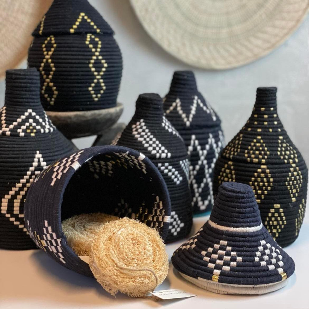 Berberkurv sort og hvit