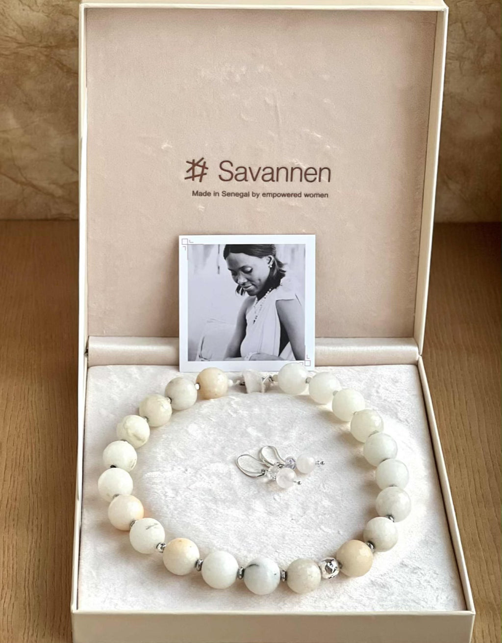 Øredobber med halvedelstener - Hvit agat