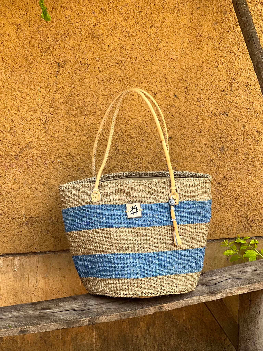 Kenyan sisal bag with tassel