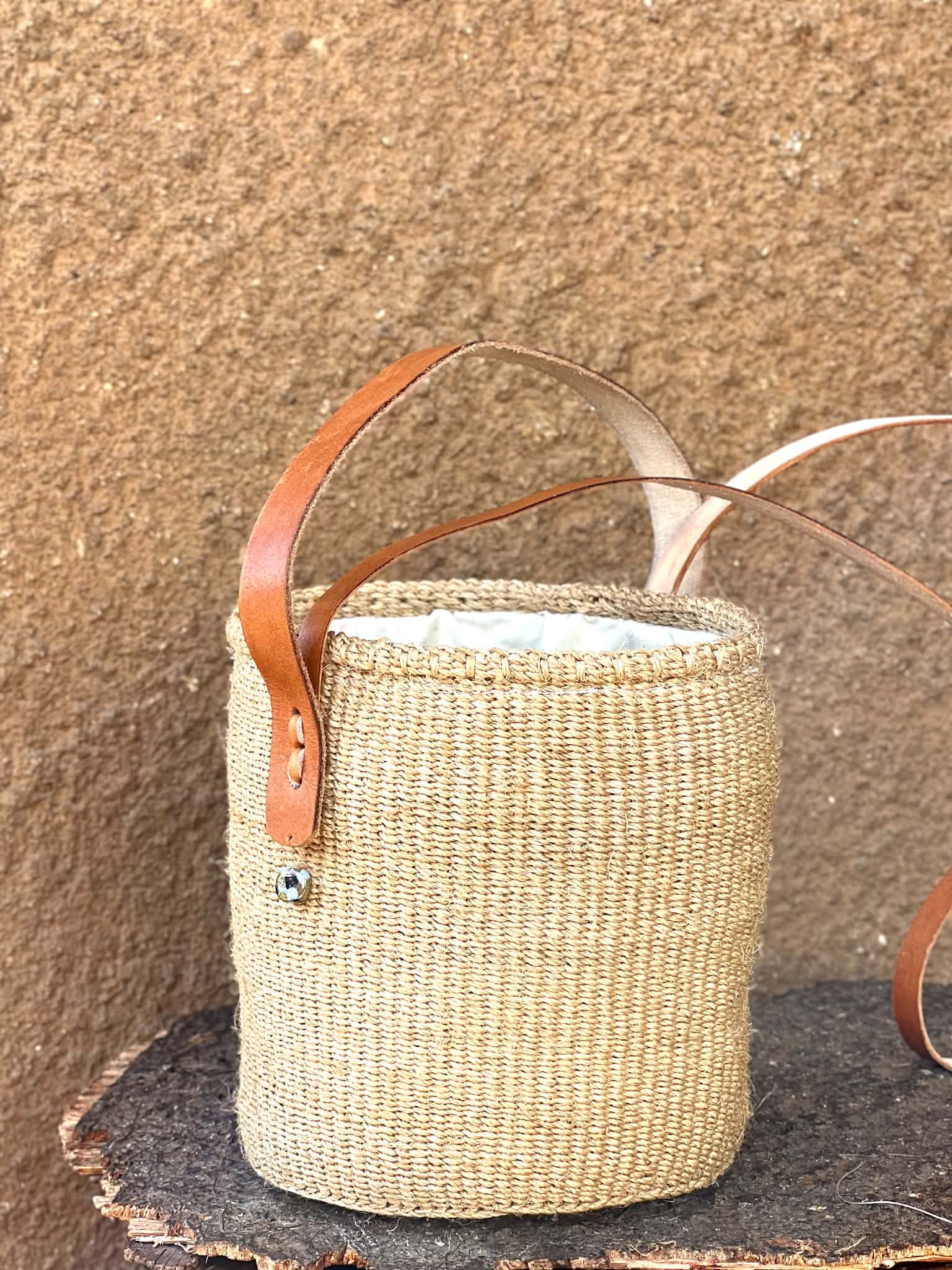 Bucket-bag veske i sisal