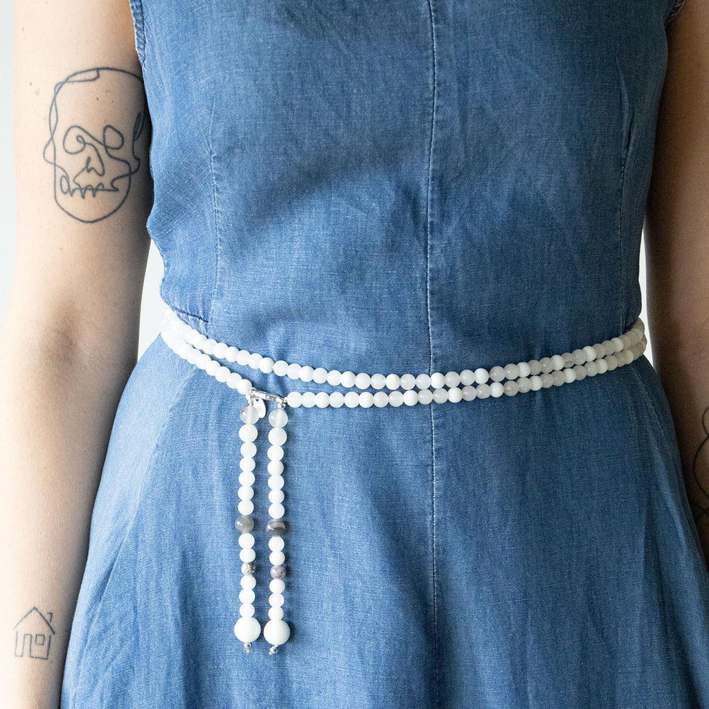 Halskjede med halvedelstener - Hvit agat
