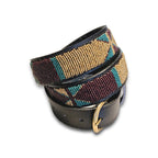 Maasai-belte i gull, bordeaux og turkis med diagonale trekantfelt, passer livvidde 81–97 cm