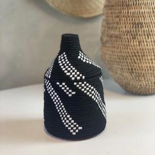 Berberkurv sort og hvit