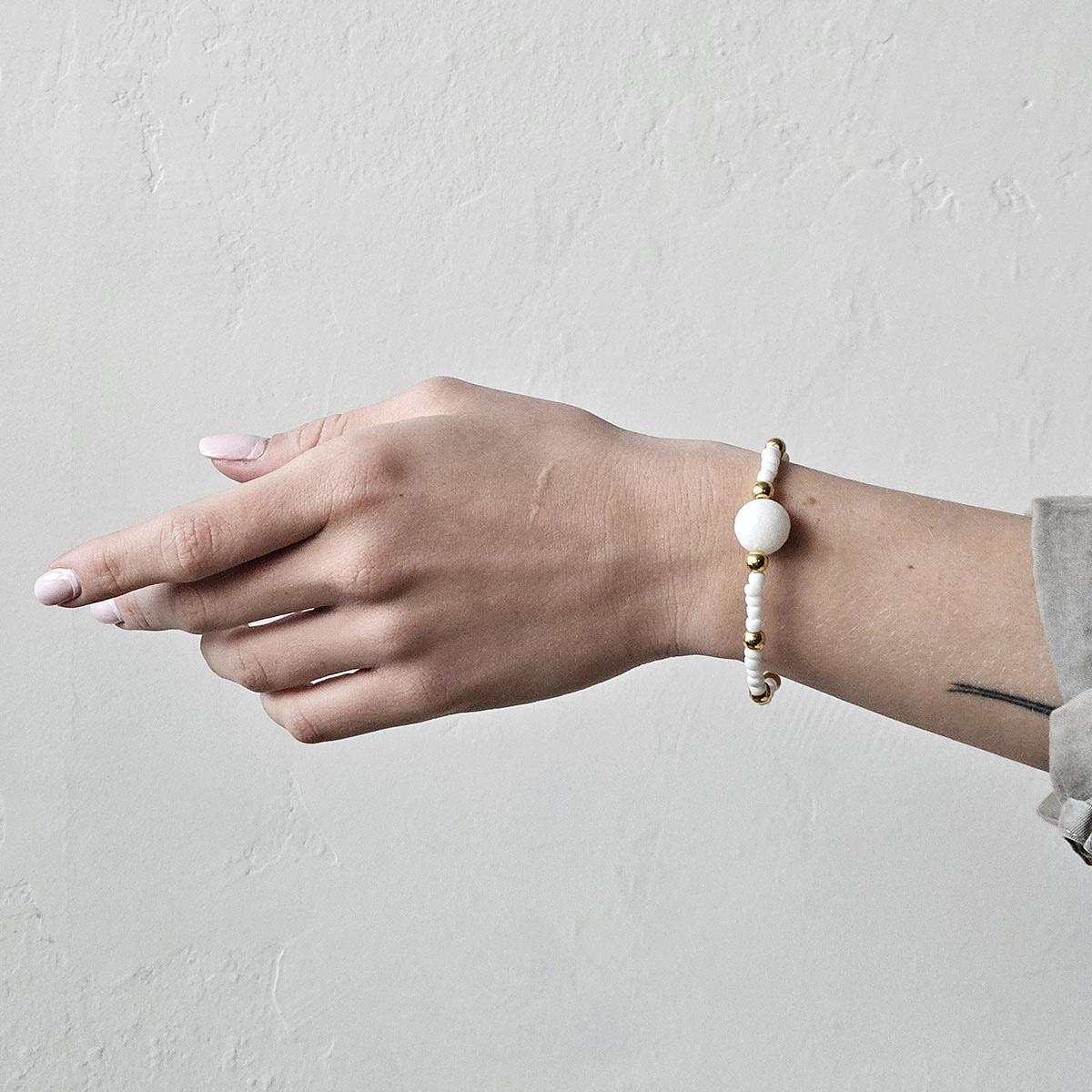 Armbånd med halvedelstener - Hvit agat